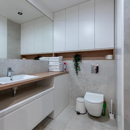 Very Stylish&secure Penthouse -free Parking