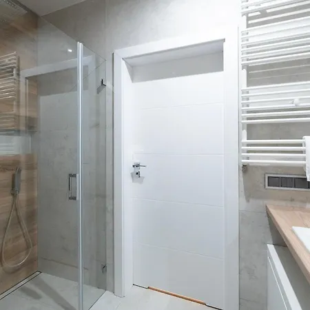 Very Stylish&secure Penthouse -free Parking