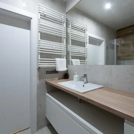 Daire Very Stylish&secure Penthouse -free Parking Łódź