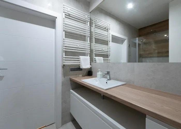 Apartman Very Stylish&secure Penthouse -free Parking Łódź